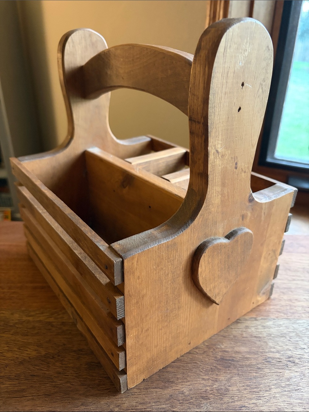 Vintage Solid Wood Heart Organizer Caddy with Handle